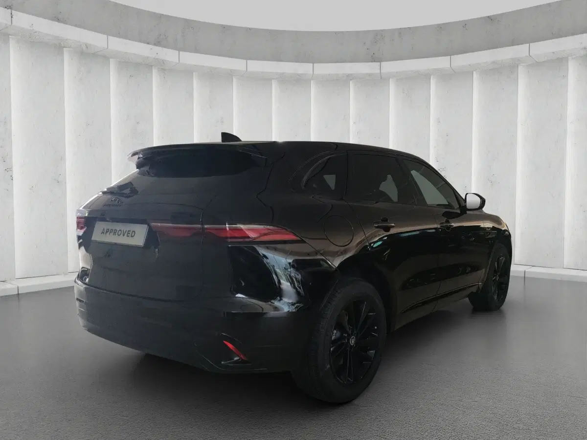 Jaguar F-Pace usata a Milano (2)