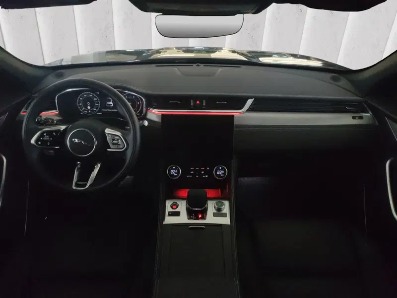 Jaguar F-Pace usata a Milano (4)