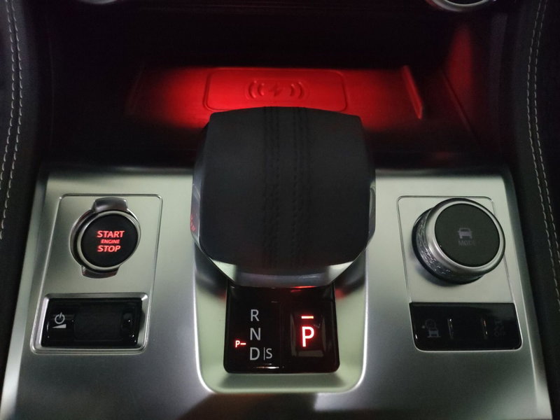 Jaguar F-Pace usata a Milano (14)