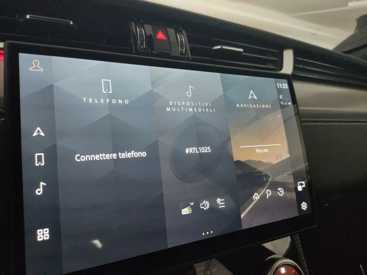 Jaguar F-Pace usata a Milano (15)