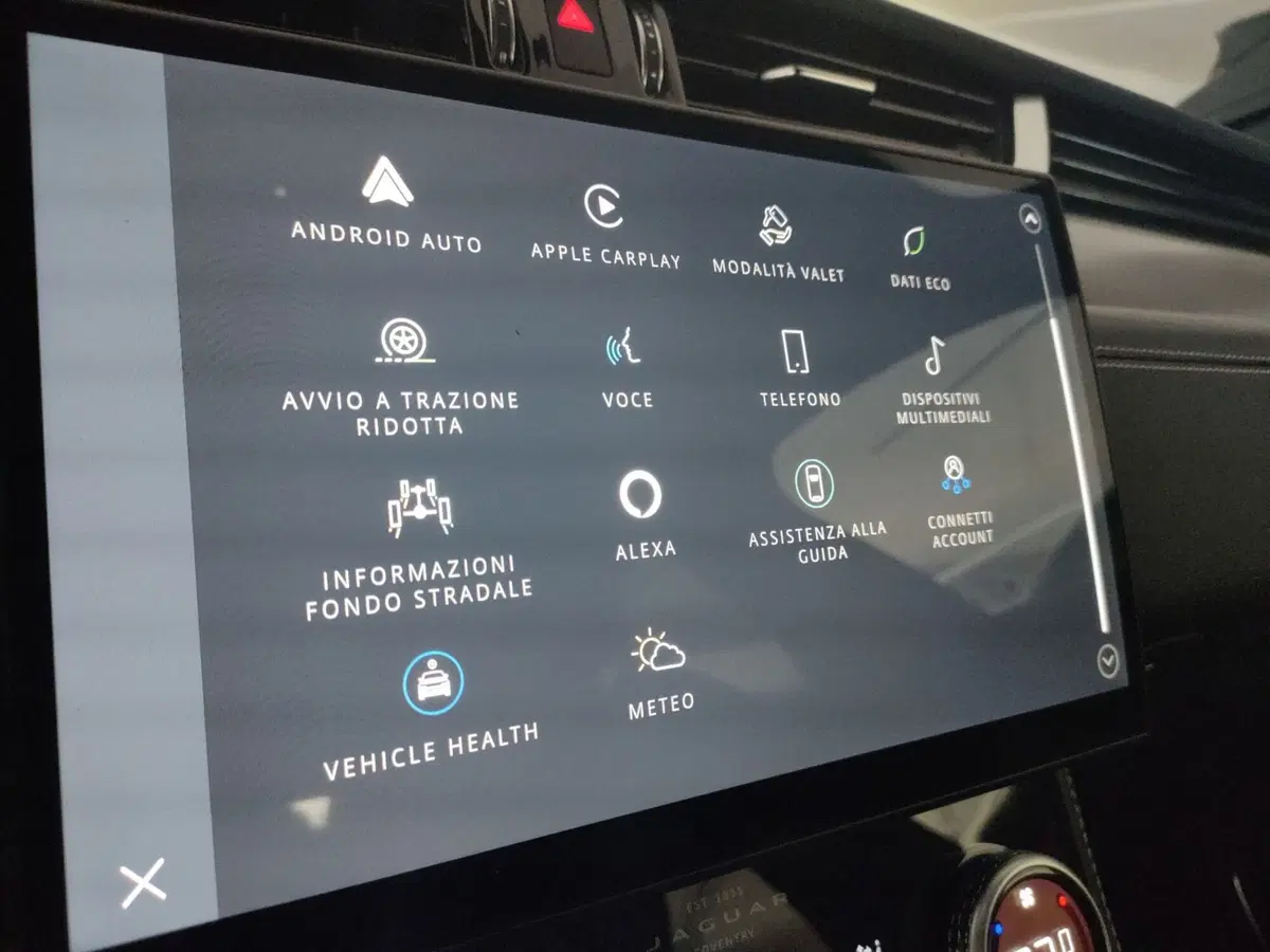 Jaguar F-Pace usata a Milano (16)
