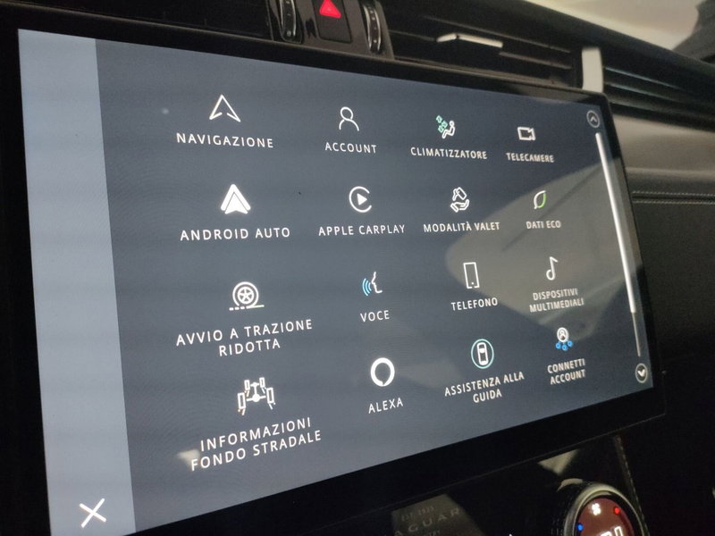 Jaguar F-Pace usata a Milano (17)