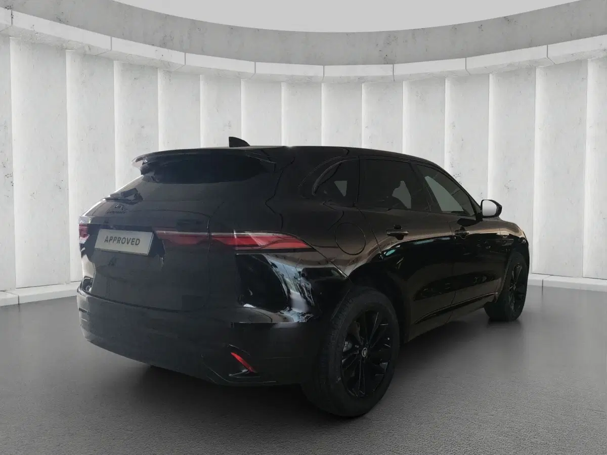 Jaguar F-Pace usata a Milano (2)