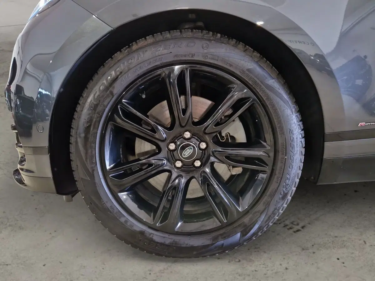 Land Rover Range Rover Velar usata a Firenze (8)