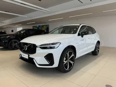 Volvo XC60 T6 Recharge AWD Plug-in Hybrid aut. Ultimate Dark del 2024 usata a Forli'