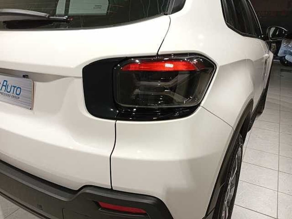 Jeep Avenger nuova a Teramo (19)