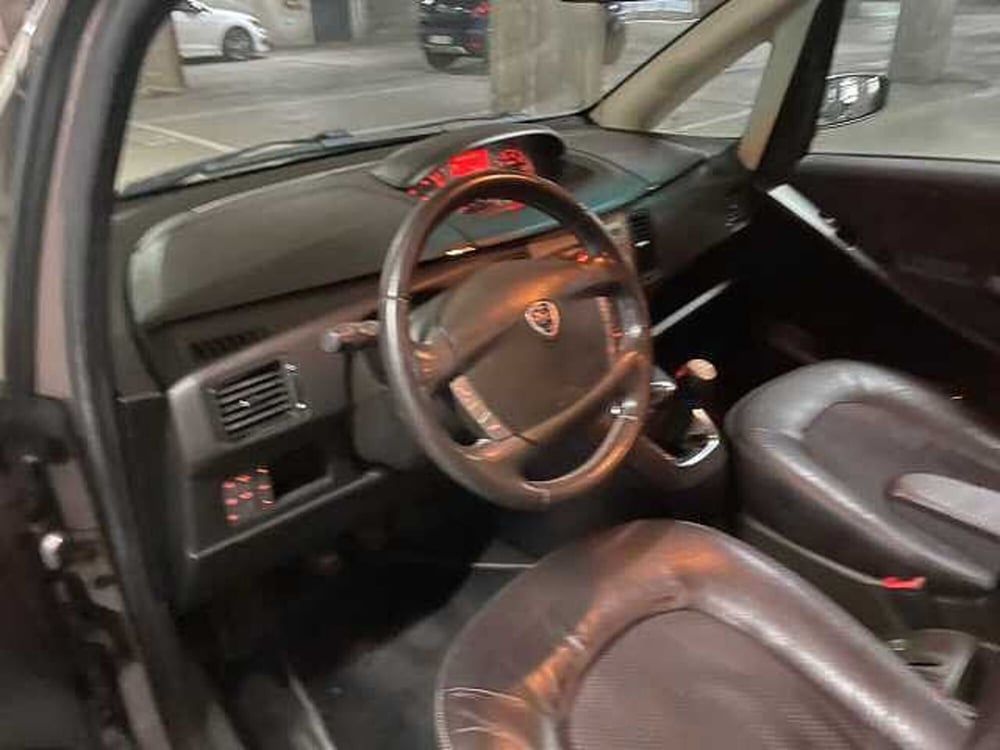 Lancia Musa usata a Genova (10)