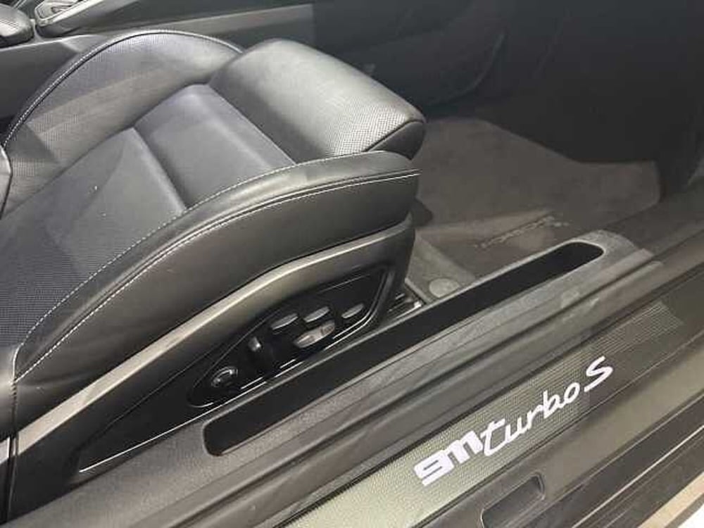 Porsche 911 Coupé nuova a Napoli (20)