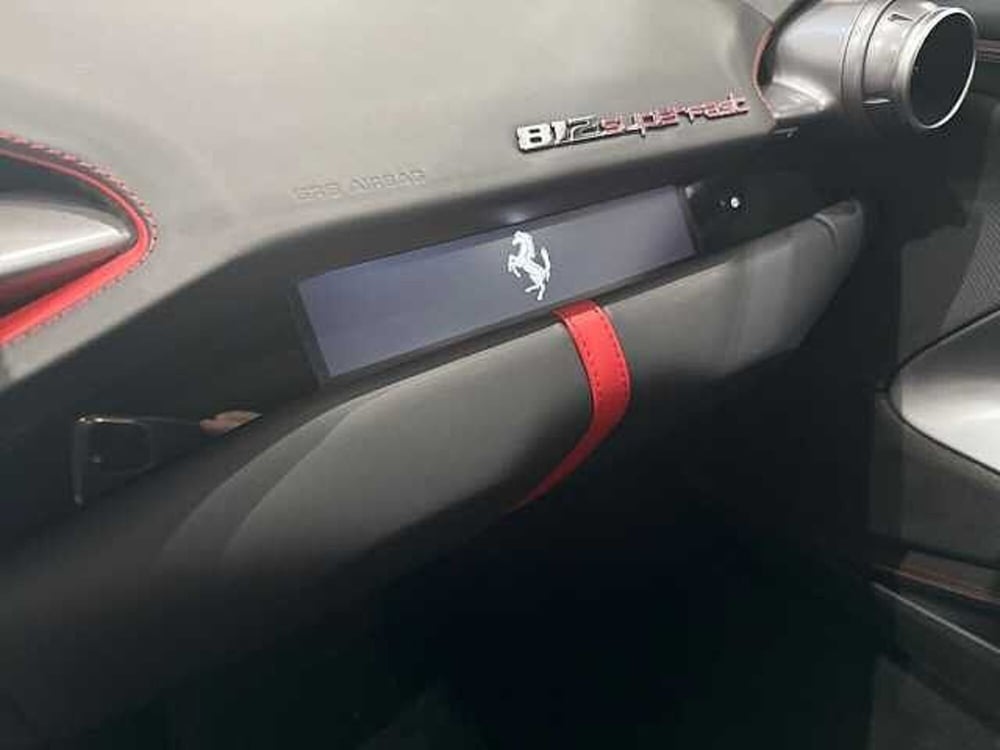 Ferrari 812 Coupé nuova a Napoli (18)