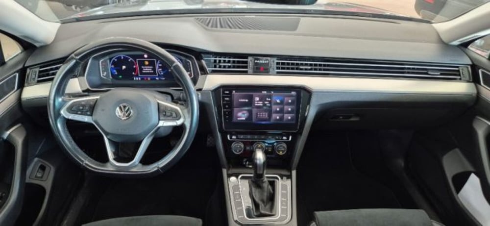 Volkswagen Passat Variant usata a Oristano (9)