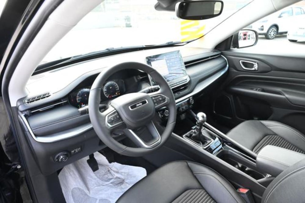 Jeep Compass nuova a Torino (12)