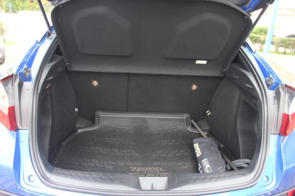 Toyota Toyota C-HR usata a Roma (11)