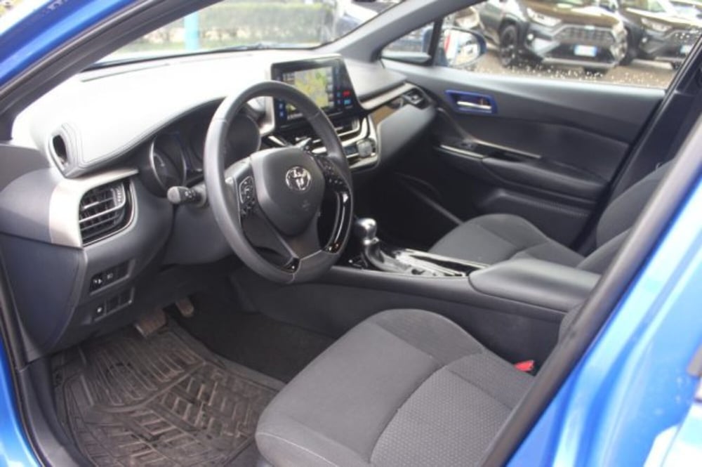 Toyota Toyota C-HR usata a Roma (12)