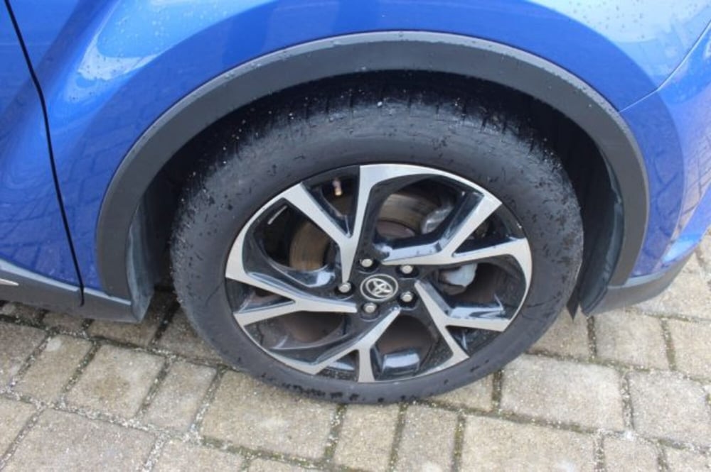 Toyota Toyota C-HR usata a Roma (15)