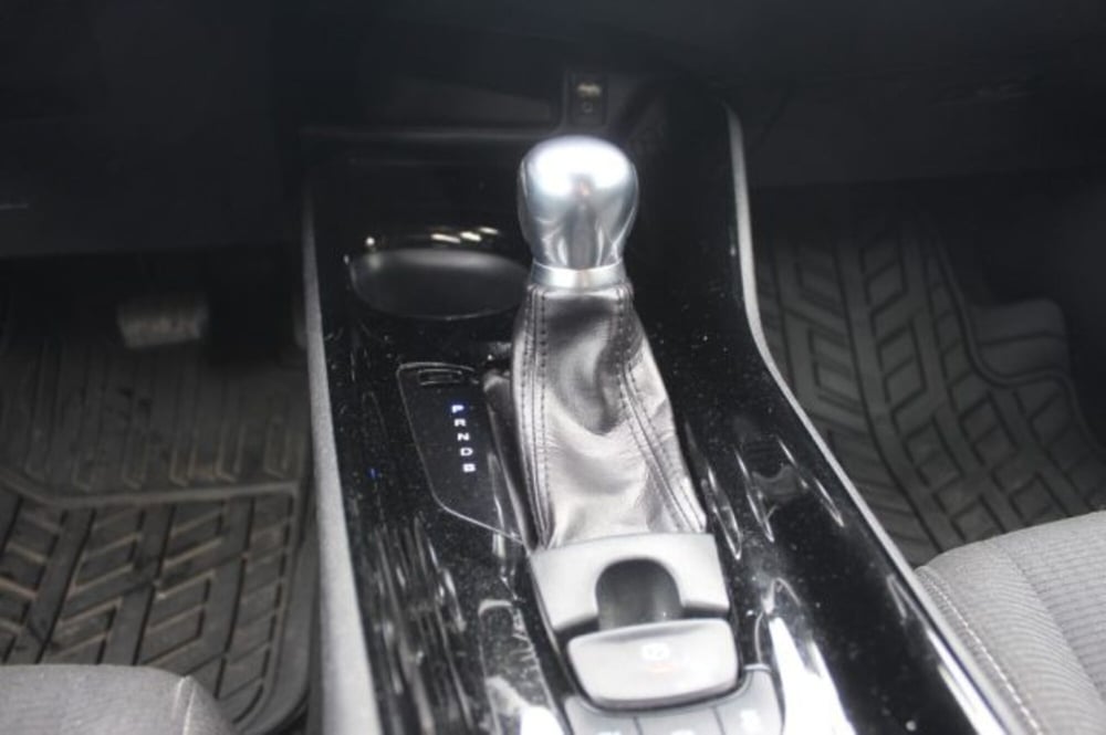 Toyota Toyota C-HR usata a Roma (16)