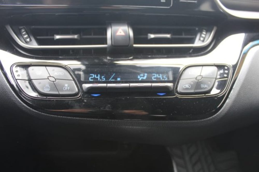 Toyota Toyota C-HR usata a Roma (19)