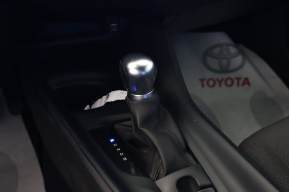 Toyota Toyota C-HR usata a Roma (15)