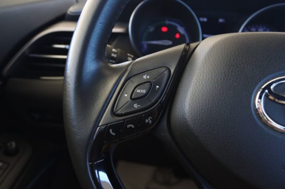 Toyota Toyota C-HR usata a Roma (16)