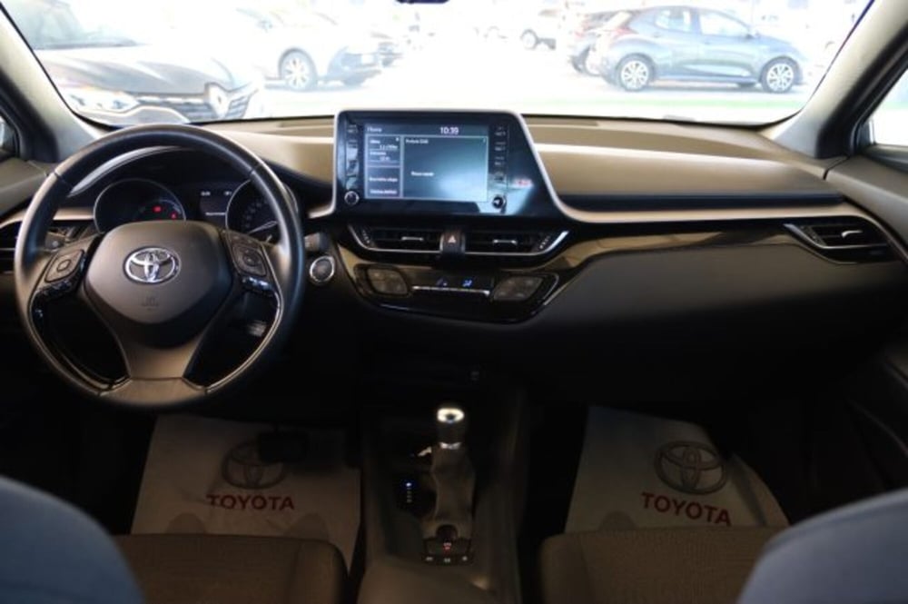 Toyota Toyota C-HR usata a Roma (9)