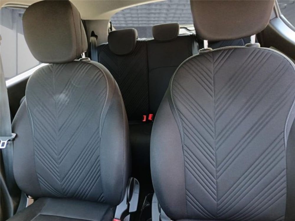 Lancia Ypsilon usata a Bari (19)