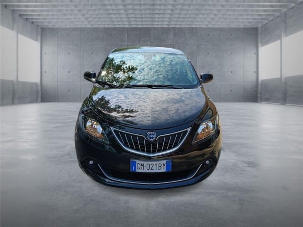 Lancia Ypsilon usata a Bari (2)