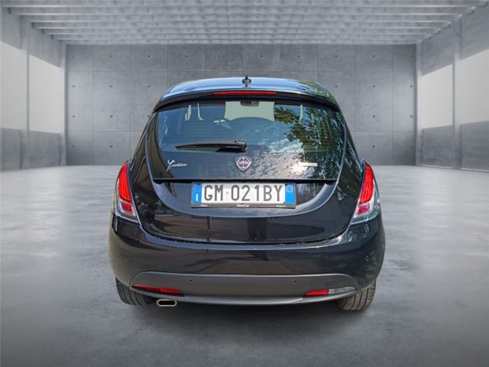 Lancia Ypsilon usata a Bari (5)