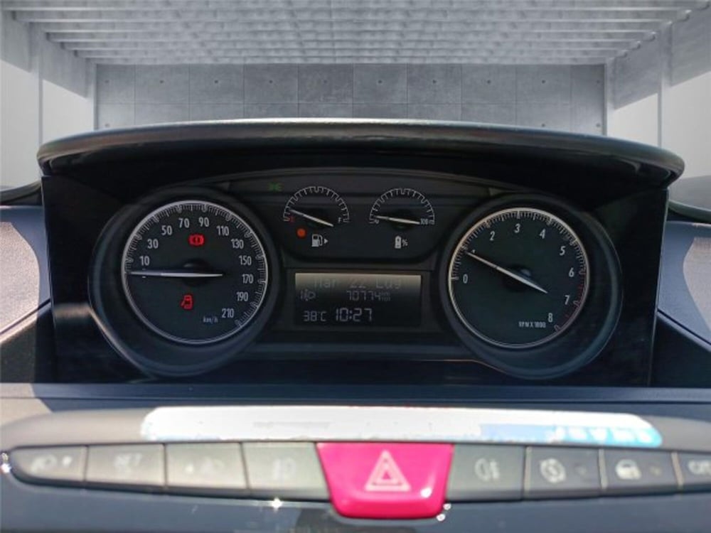 Lancia Ypsilon usata a Bari (16)