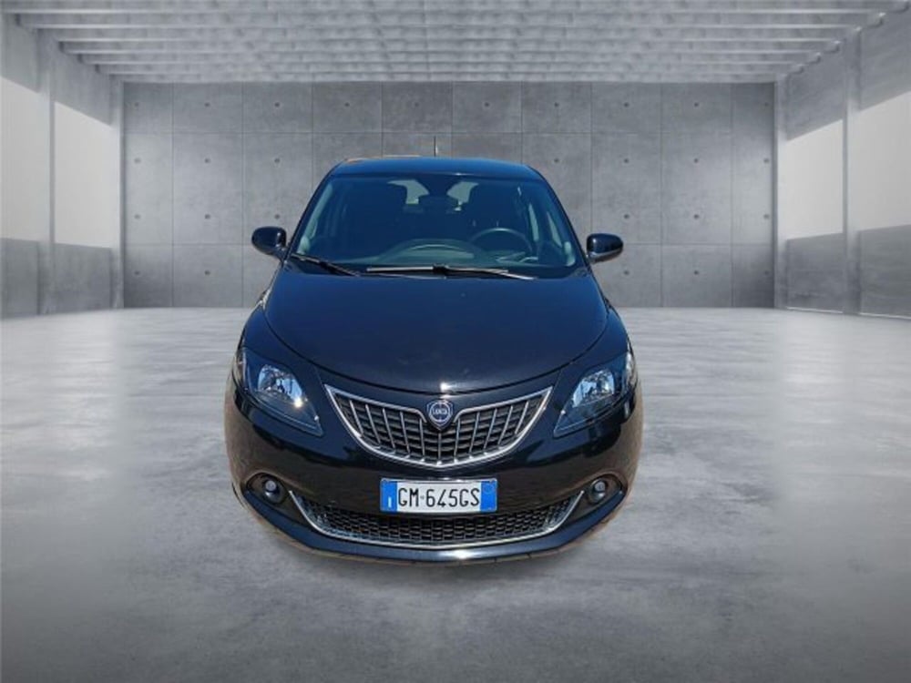 Lancia Ypsilon usata a Bari (2)