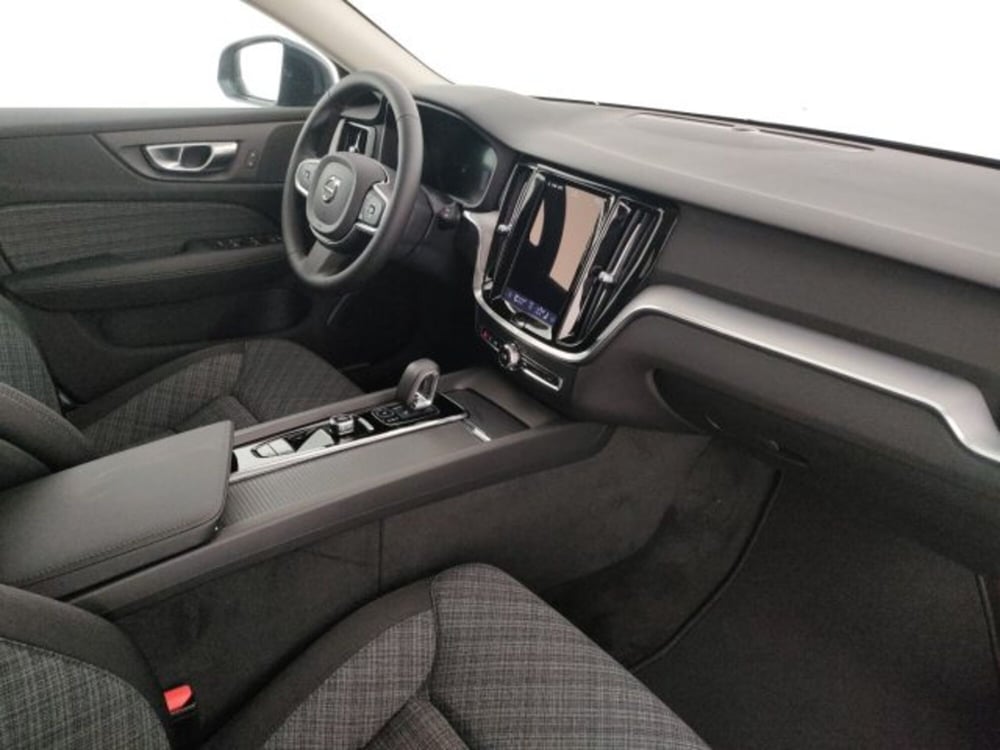 Volvo V60 nuova a Modena (11)