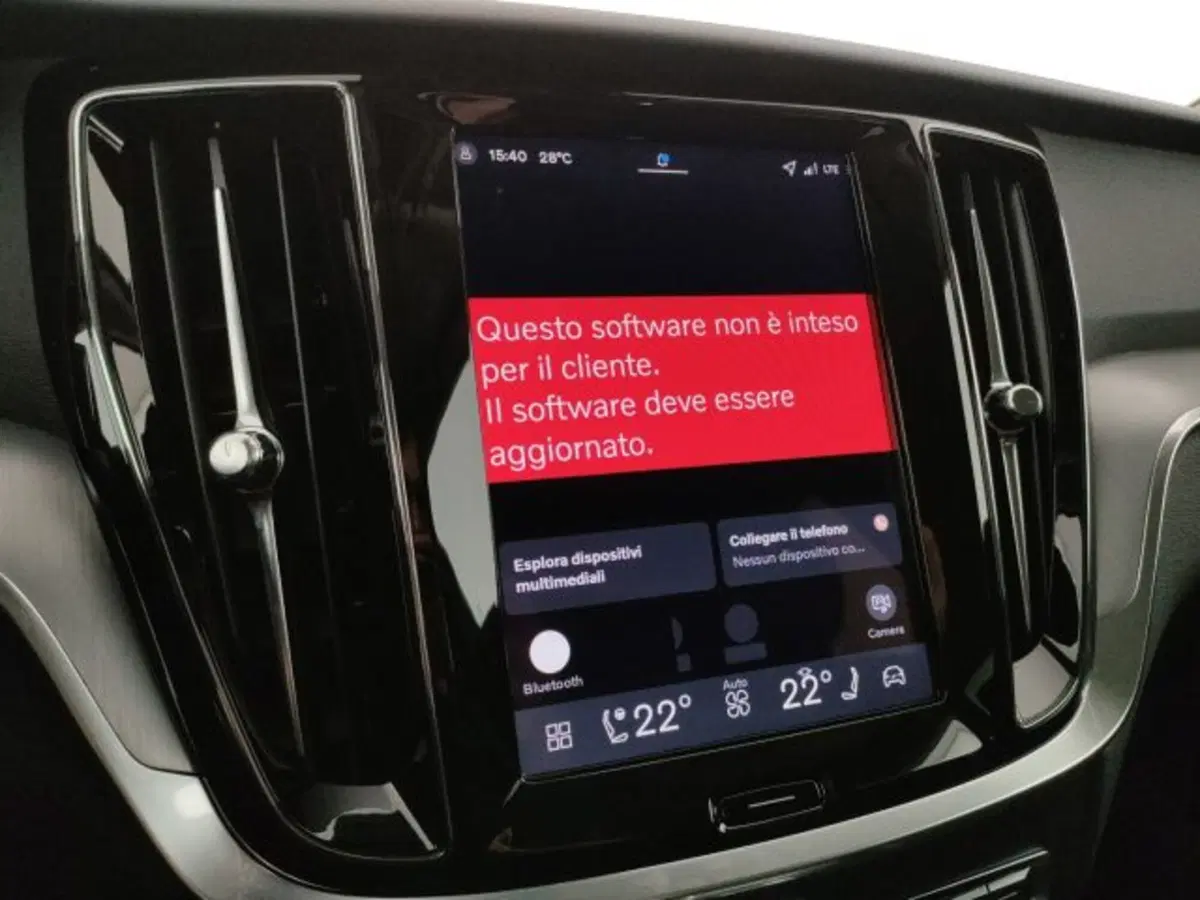 Volvo V60 nuova a Modena (14)