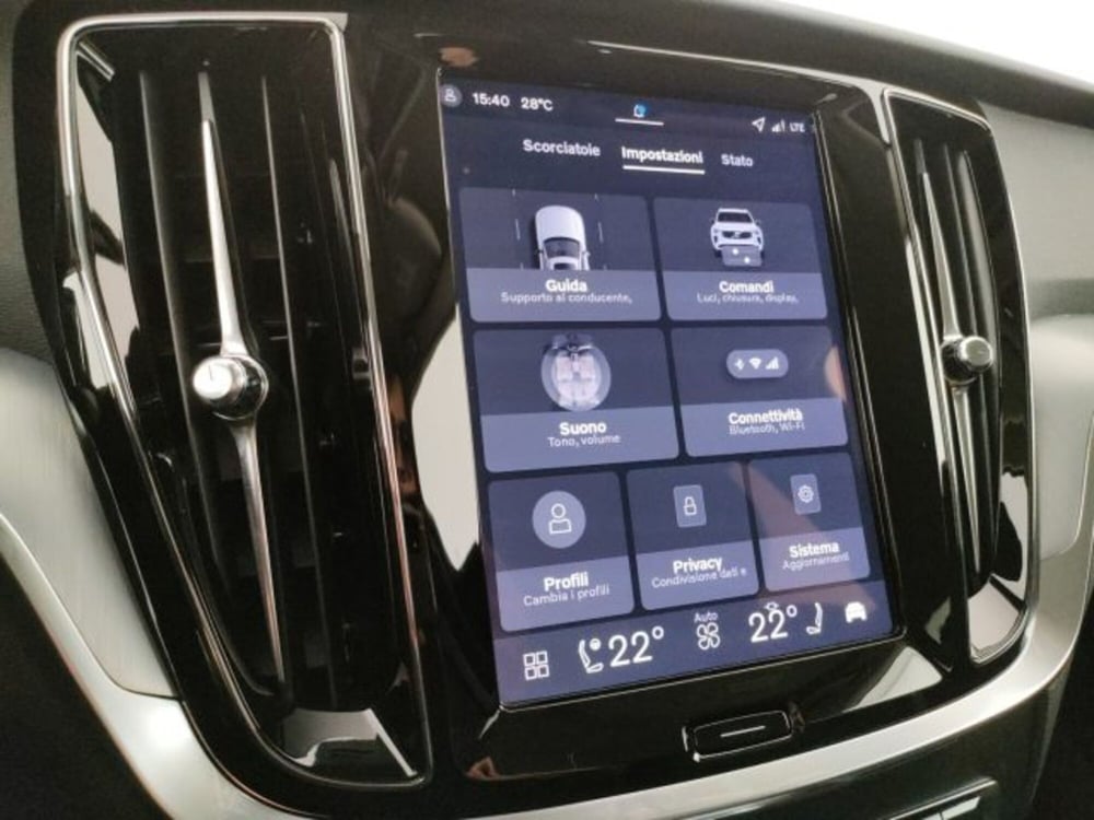 Volvo V60 nuova a Modena (15)