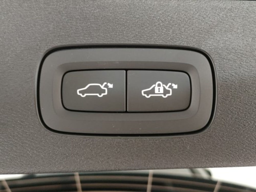 Volvo V60 nuova a Modena (20)