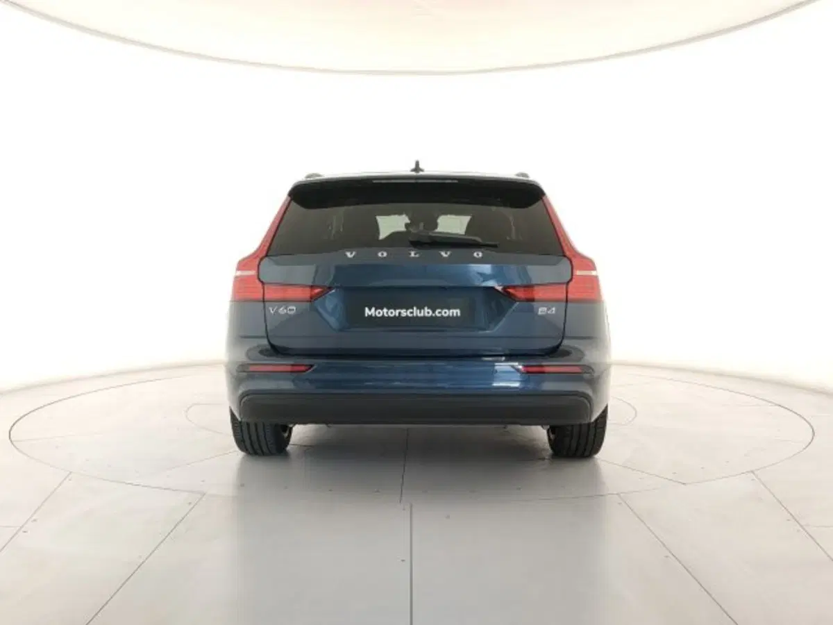Volvo V60 nuova a Modena (4)