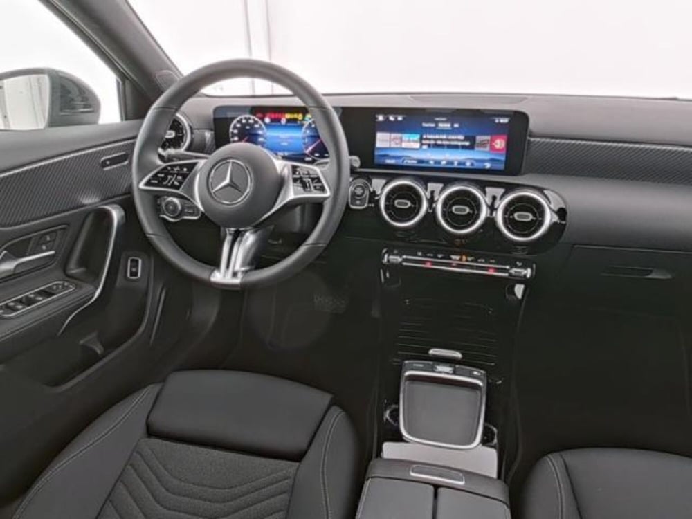 Mercedes-Benz Classe A usata a Milano (9)