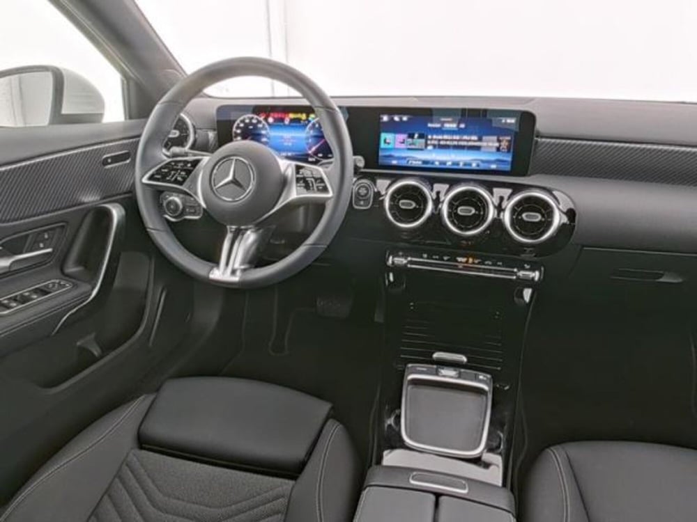 Mercedes-Benz Classe A usata a Milano (9)