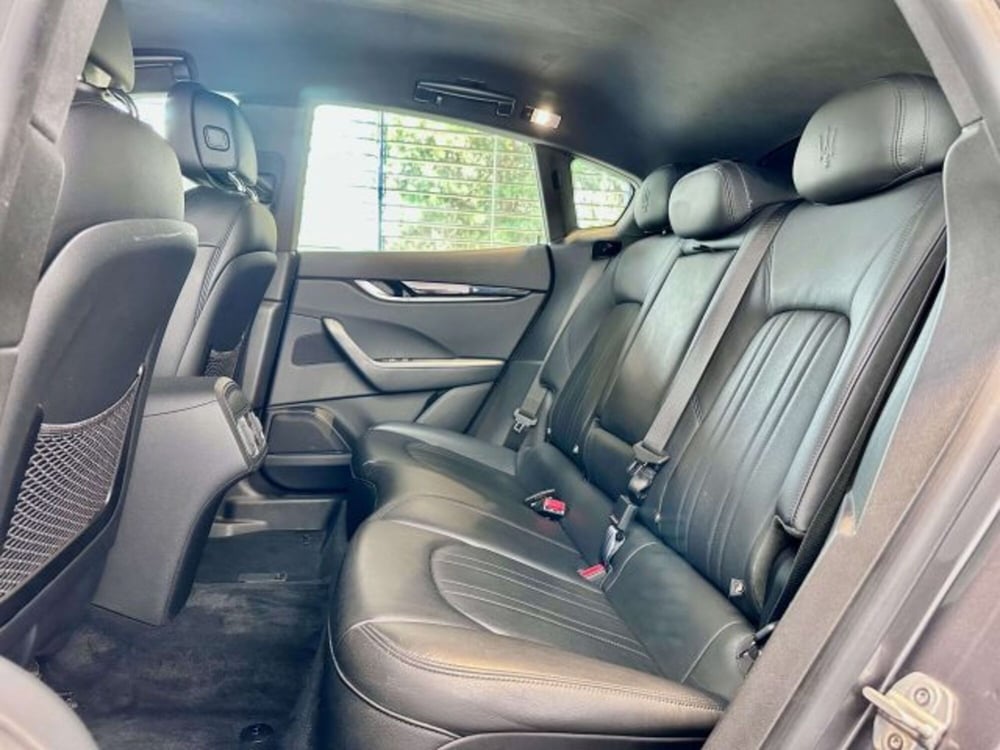 Maserati Levante usata a Torino (11)