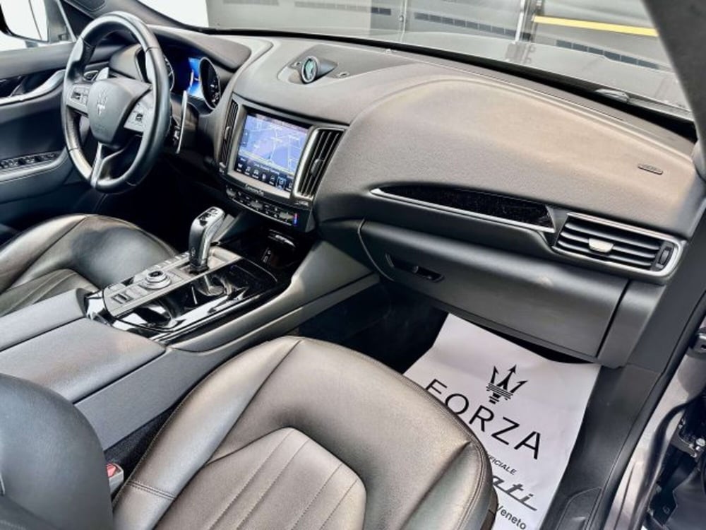 Maserati Levante usata a Torino (12)