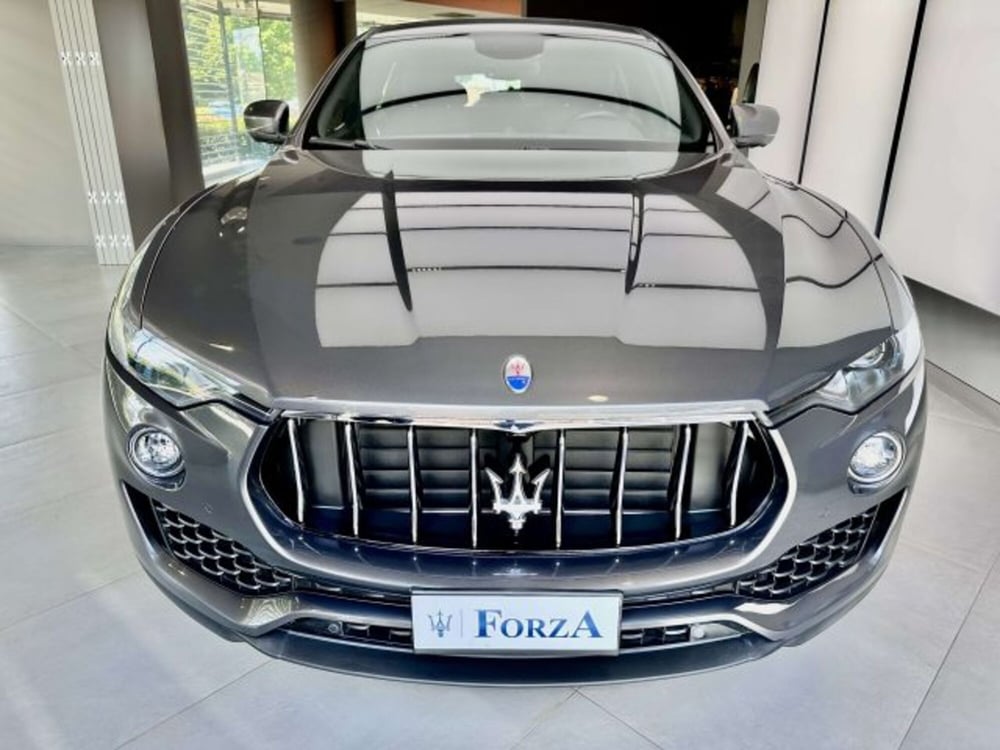 Maserati Levante usata a Torino (2)