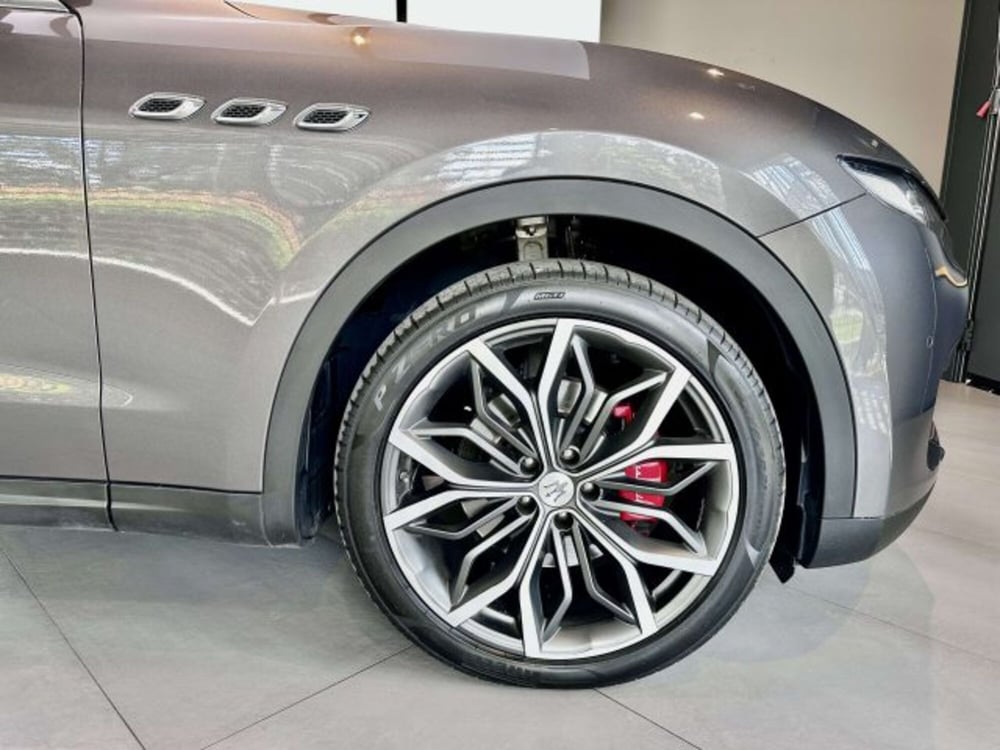 Maserati Levante usata a Torino (4)