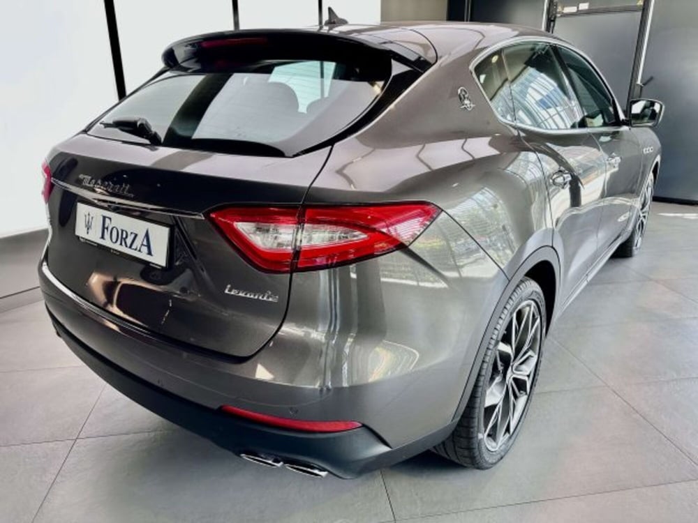 Maserati Levante usata a Torino (6)