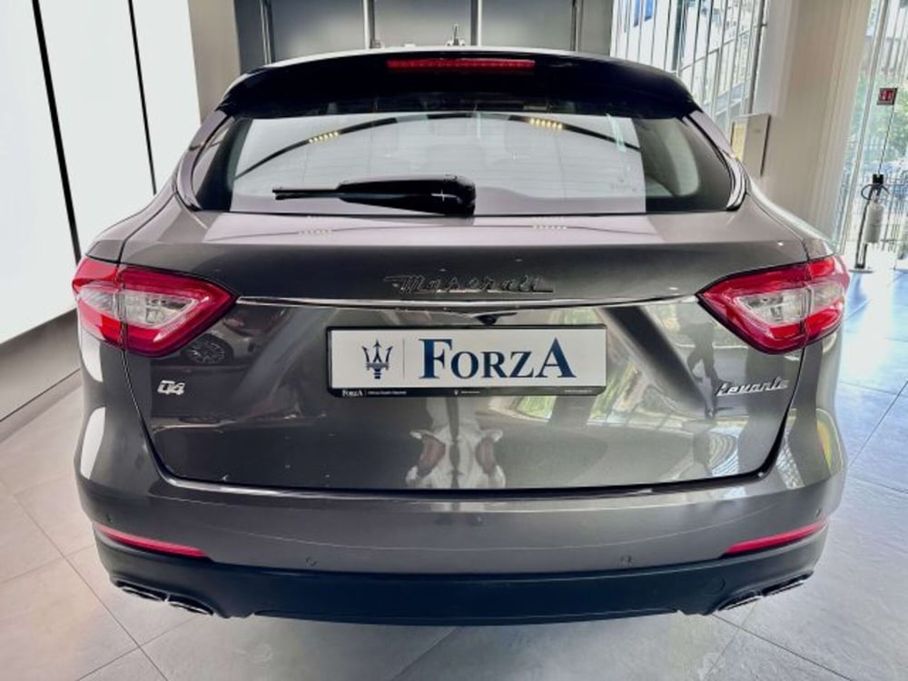 Maserati Levante usata a Torino (7)