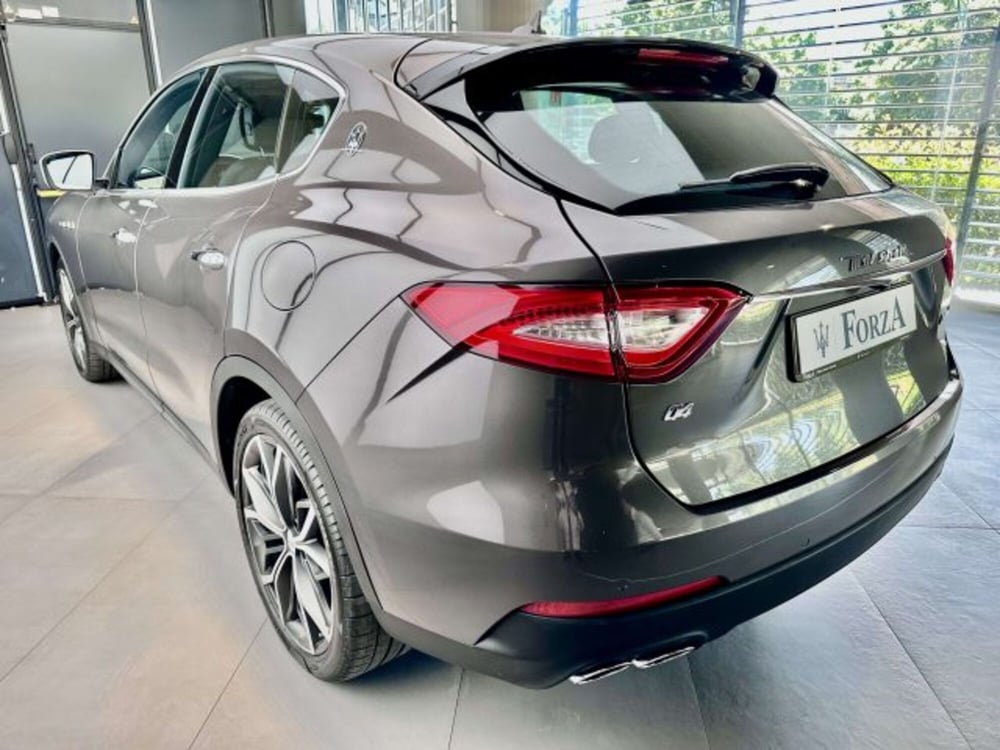 Maserati Levante usata a Torino (8)