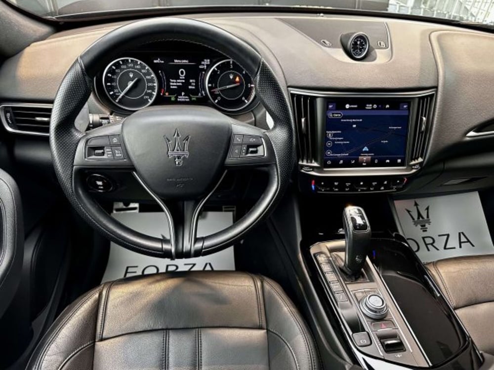 Maserati Levante usata a Torino (14)