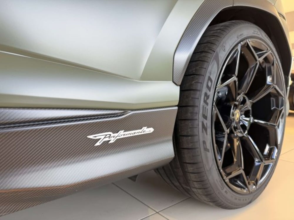 Lamborghini Urus usata a Torino (13)