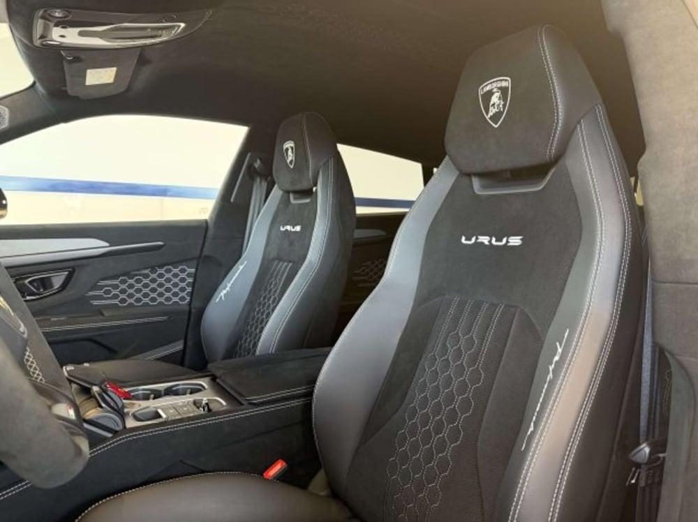 Lamborghini Urus usata a Torino (8)