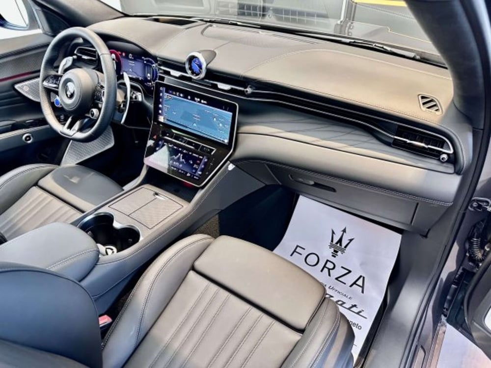 Maserati Grecale nuova a Torino (12)