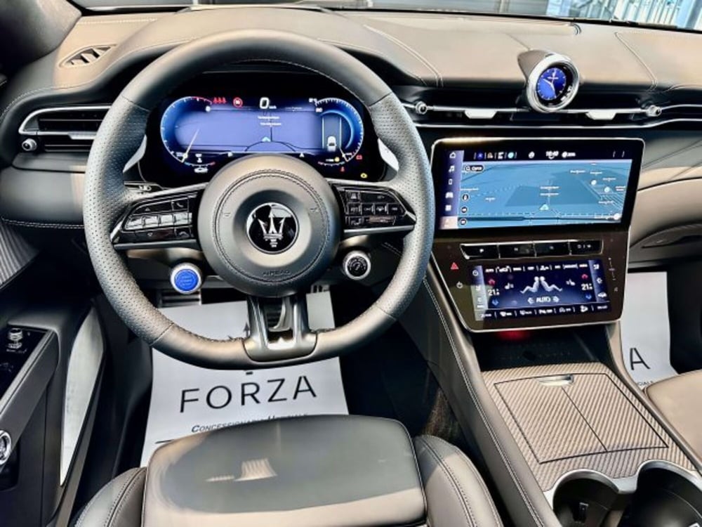 Maserati Grecale nuova a Torino (14)