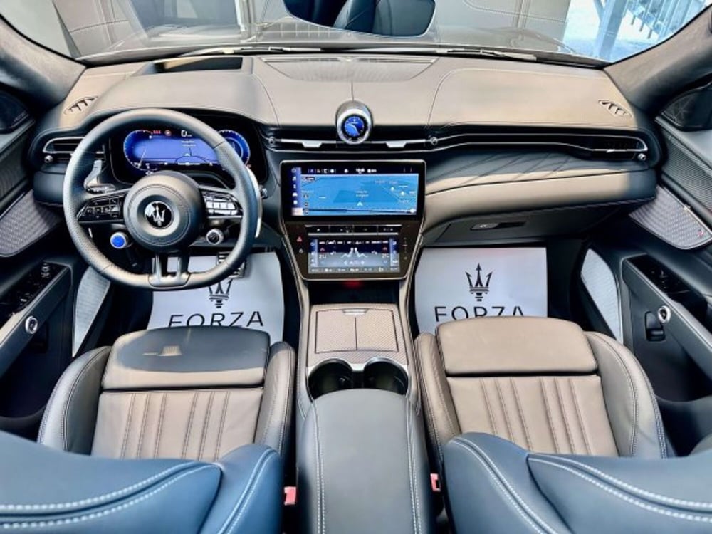 Maserati Grecale nuova a Torino (15)