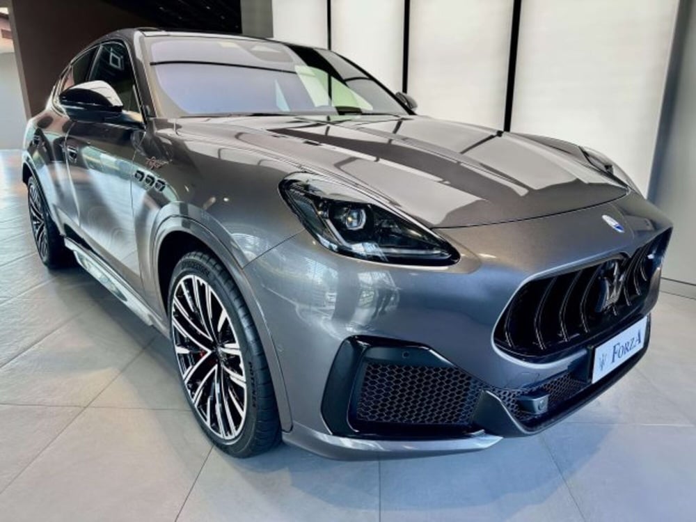 Maserati Grecale nuova a Torino (3)