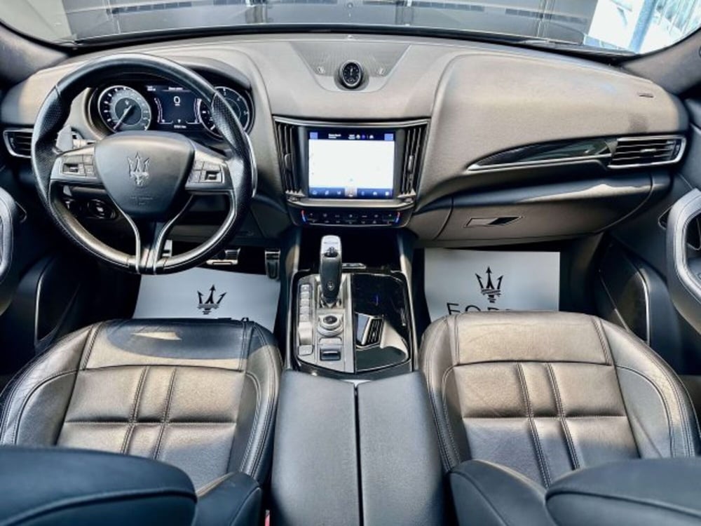Maserati Levante usata a Torino (15)